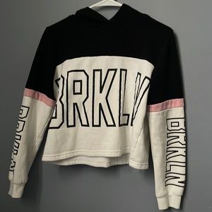 “BRKLN” cropped hoodie